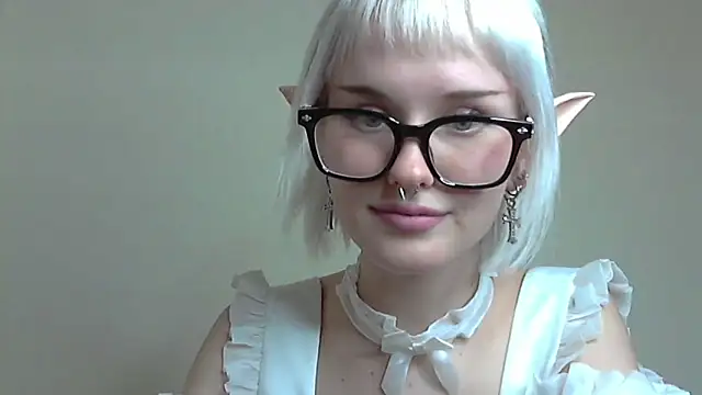 Snapshot of Paradoxy_ chatting on October 1, 1:28 pm Paradoxy online show from October 1, 1:28 pm