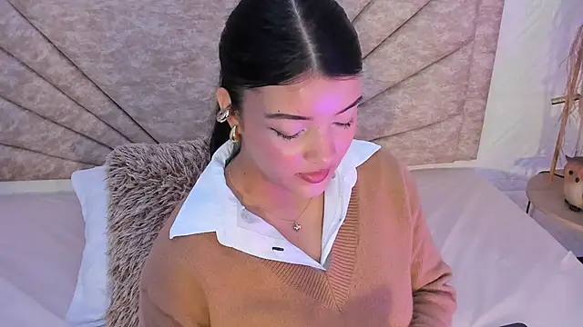 EmmaBlossom online show from December 19, 4:14 pm