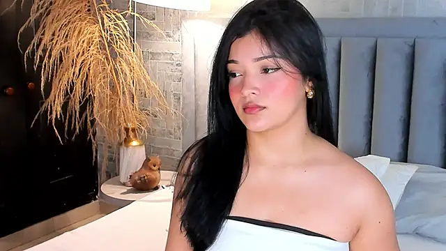 EmmaBlossom online show from May 2, 12:43 pm