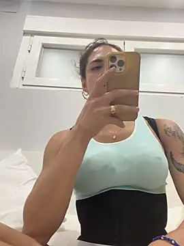 Snapshot of Naomi24herr chatting on March 3, 8:31 am Naomi24herr online show from March 3, 8:31 am