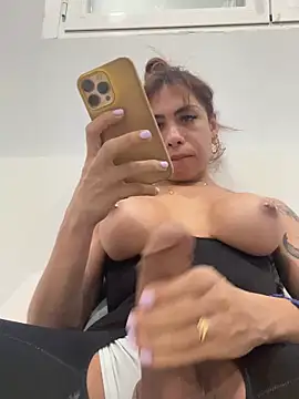 Snapshot of Naomi24herr chatting on March 16, 3:34 am Naomi24herr online show from March 16, 3:34 am