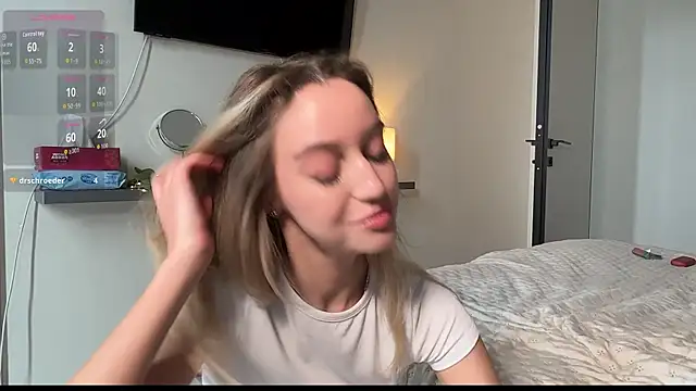 SophieBelll online show from October 14, 10:49 am