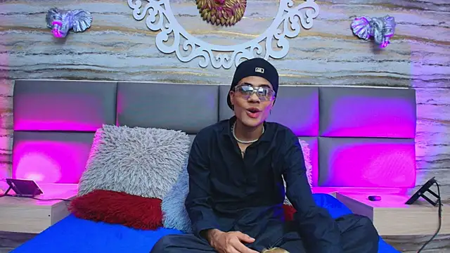 Lovers 21 online show from October 3, 7:55 pm