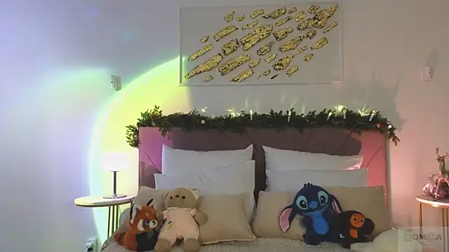 Nicole Broown  online show from January 14, 9:31 pm