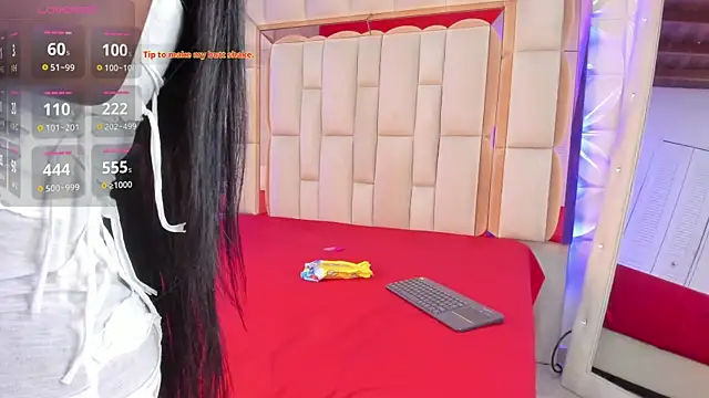 Sarah Adamss online show from October 13, 1:00 pm