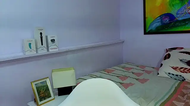 Snapshot of katiaa_lovv chatting on February 20, 12:05 pm katiaa lovv online show from February 20, 12:05 pm