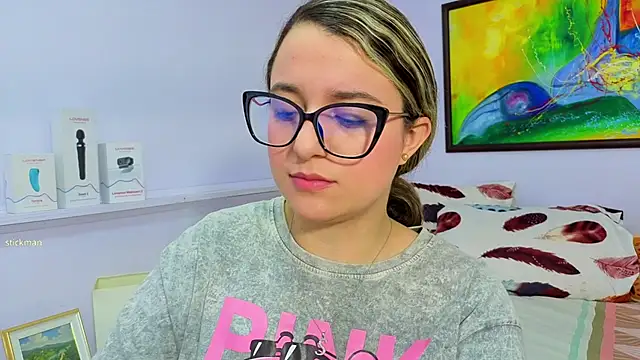 Snapshot of katiaa_lovv chatting on February 24, 12:03 pm katiaa lovv online show from February 24, 12:03 pm