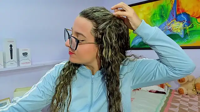 Snapshot of katiaa_lovv chatting on February 25, 12:15 pm katiaa lovv online show from February 25, 12:15 pm