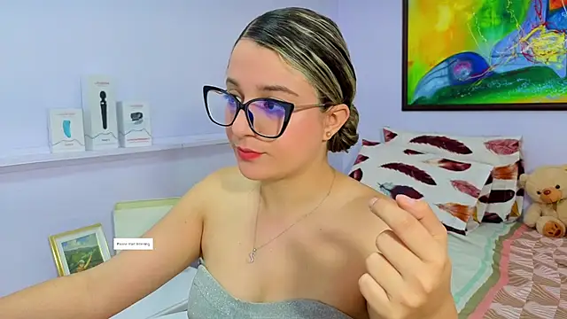 Snapshot of katiaa_lovv chatting on March 2, 12:01 pm katiaa lovv online show from March 2, 12:01 pm