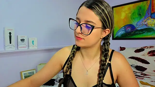 Snapshot of katiaa_lovv chatting on March 17, 12:19 pm katiaa lovv online show from March 17, 12:19 pm