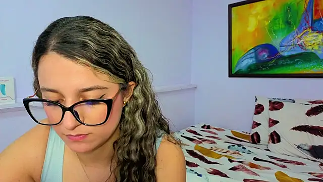 Snapshot of katiaa_lovv chatting on March 21, 3:04 pm katiaa lovv online show from March 21, 3:04 pm