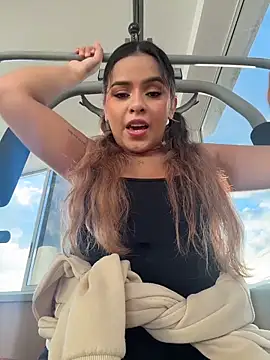 Snapshot of itsdanividarte chatting on December 4, 10:07 pm itsdanividarte online show from December 4, 10:07 pm