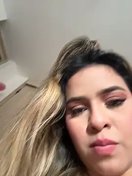 Snapshot of itsdanividarte chatting on February 1, 8:18 pm itsdanividarte online show from February 1, 8:18 pm