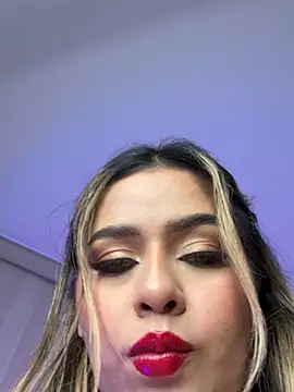 Snapshot of itsdanividarte chatting on February 13, 11:34 pm itsdanividarte online show from February 13, 11:34 pm