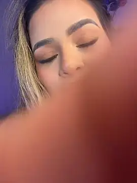 Snapshot of itsdanividarte chatting on March 3, 11:32 pm itsdanividarte online show from March 3, 11:32 pm