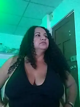 Snapshot of MEYBELLATINA chatting on April 11, 10:14 pm MEYBELLATINA online show from April 11, 10:14 pm