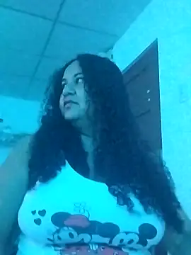 Snapshot of MEYBELLATINA chatting on May 13, 9:22 pm MEYBELLATINA online show from May 13, 9:22 pm
