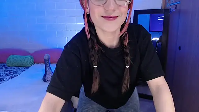 Snapshot of Amy66 chatting on February 23, 4:21 am Amy66 online show from February 23, 4:21 am