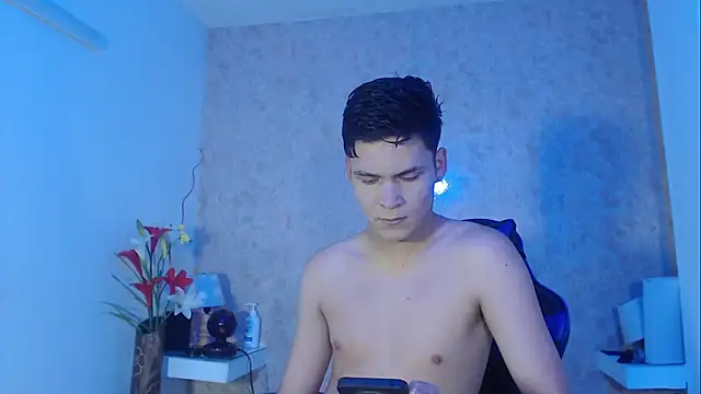 Aaron Foxxx online show from September 27, 12:43 pm