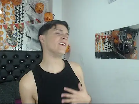 Aaron Foxxx online show from October 15, 9:59 pm