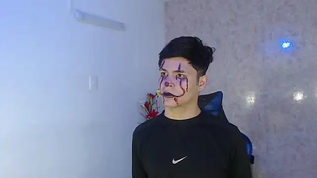 Aaron Foxxx online show from October 23, 1:10 pm