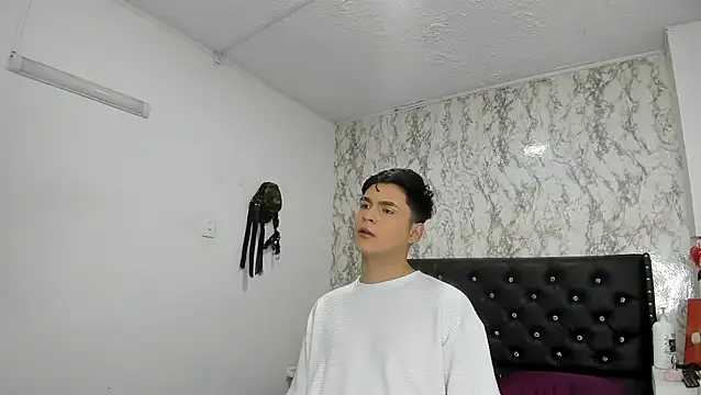 Aaron Foxxx online show from November 7, 1:22 pm