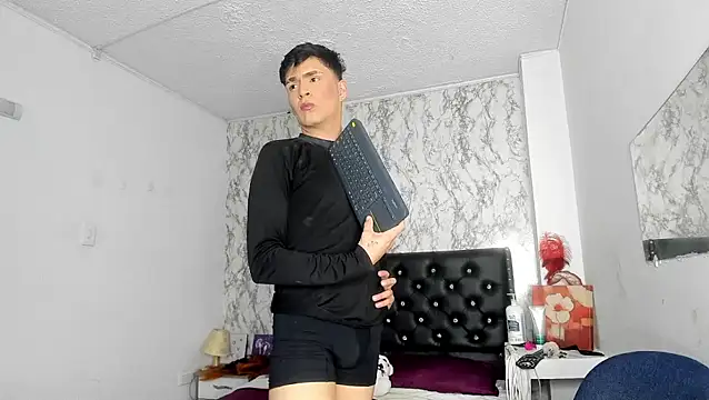 Aaron Foxxx online show from November 15, 1:47 am