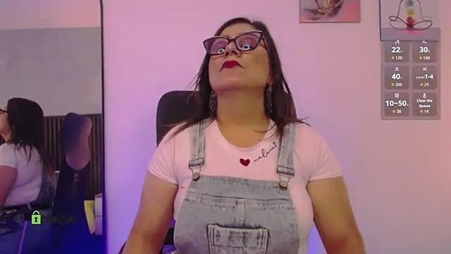 alahia mellers online show from October 25, 3:03 am