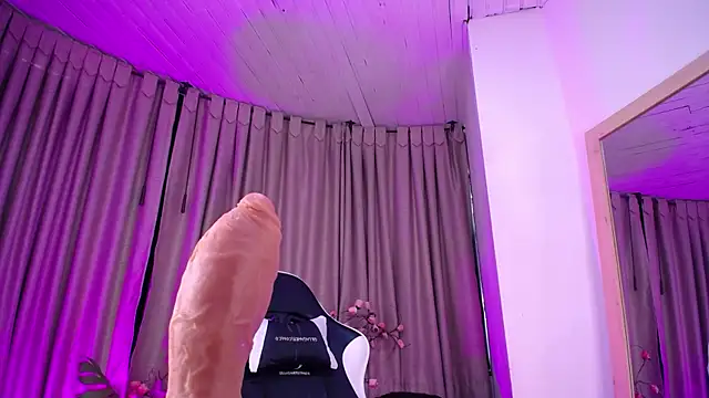 Tamararosses online show from May 11, 1:50 pm