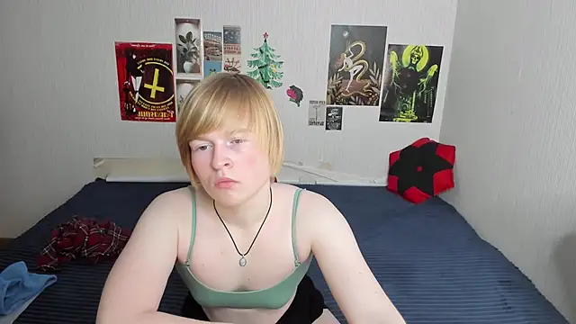 Cattie w  online show from March 28, 1:16 am