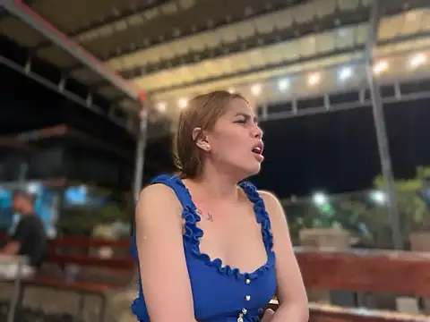 Snapshot of LaylaBurikat chatting on September 26, 4:00 pm LaylaBurikat online show from September 26, 4:00 pm