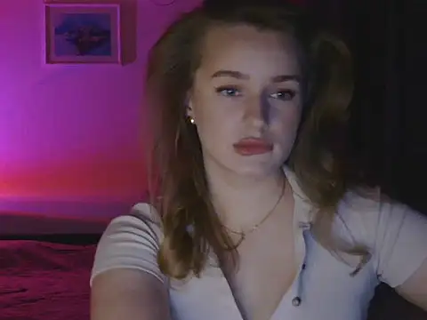 Lorivess online show from February 9, 7:07 pm