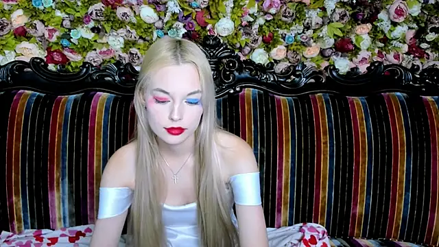 CallMeMargo online show from October 1, 12:55 pm