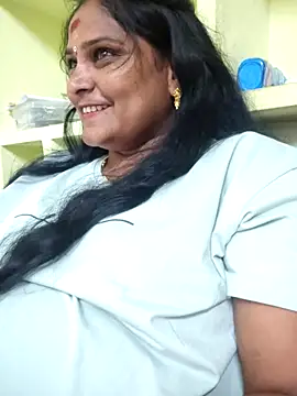 navyasree143 online show from February 24, 6:39 pm