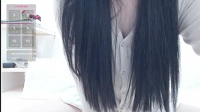 Snapshot of Moj005jp_xo98 chatting on December 18, 7:31 pm Moj005jp xo98 online show from December 18, 7:31 pm