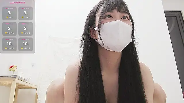 Snapshot of Moj005jp_xo98 chatting on March 2, 7:43 pm Moj005jp xo98 online show from March 2, 7:43 pm