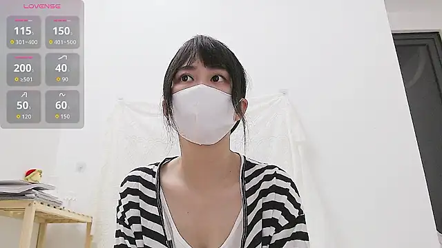 Snapshot of Moj005jp_xo98 chatting on March 6, 6:48 pm Moj005jp xo98 online show from March 6, 6:48 pm