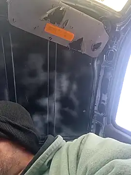 Snapshot of Derrickandash chatting on November 29, 6:55 pm Derrickandash online show from November 29, 6:55 pm