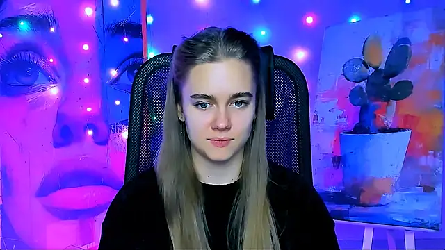 JuneWoods online show from December 18, 6:30 am