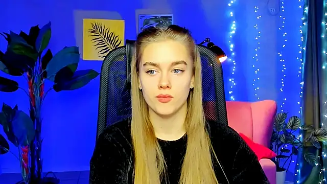 JuneWoods online show from January 13, 8:19 am