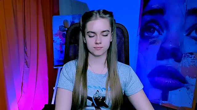 JuneWoods online show from March 19, 7:23 am