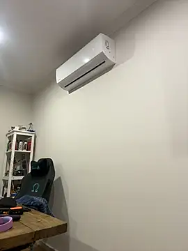 Snapshot of blueburrypie chatting on April 2, 11:19 am blueburrypie online show from April 2, 11:19 am