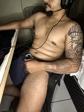 Snapshot of gtzmoreno chatting on March 10, 6:18 am gtzmoreno online show from March 10, 6:18 am