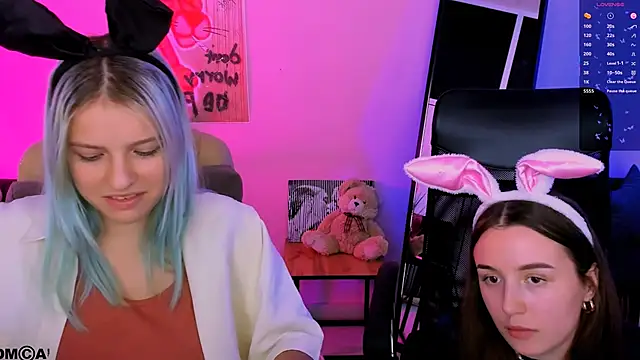 Snapshot of leslie_bird chatting on October 9, 7:39 am leslie bird online show from October 9, 7:39 am