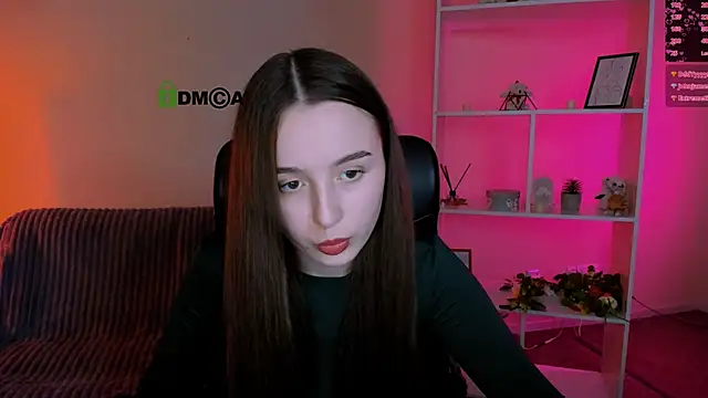 Snapshot of leslie_bird chatting on November 28, 2:20 pm leslie bird online show from November 28, 2:20 pm