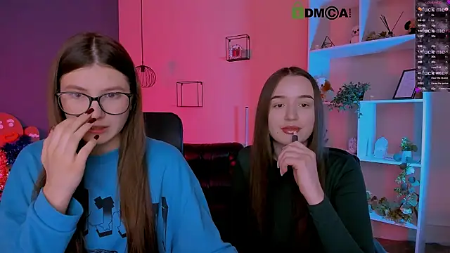 Snapshot of leslie_bird chatting on January 6, 9:57 am leslie bird online show from January 6, 9:57 am