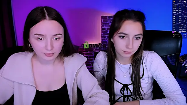 Snapshot of leslie_bird chatting on January 10, 11:45 am leslie bird online show from January 10, 11:45 am