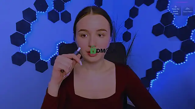 Snapshot of leslie_bird chatting on January 17, 4:33 pm leslie bird online show from January 17, 4:33 pm