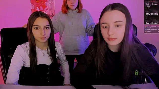 Snapshot of leslie_bird chatting on February 10, 1:04 pm leslie bird online show from February 10, 1:04 pm