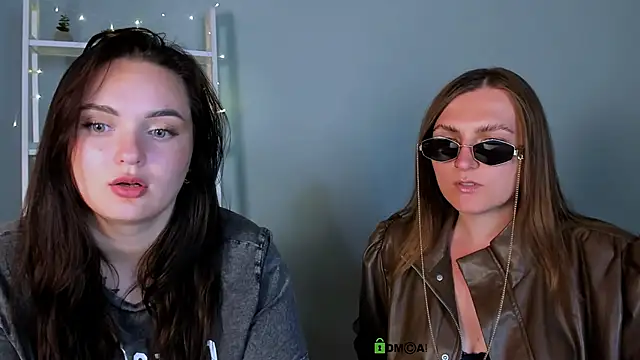 Snapshot of beatrice_blue_ chatting on September 25, 2:10 pm beatrice blue online show from September 25, 2:10 pm